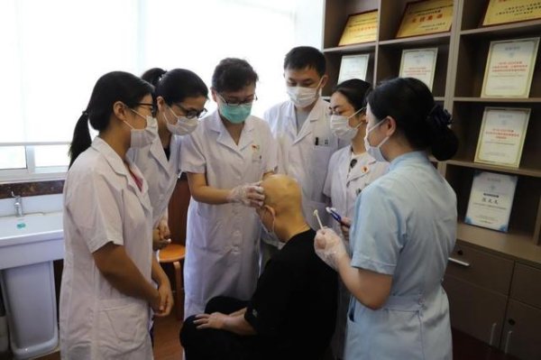 配资新闻网 上海这家社区医院里藏着“生发秘方”，已成非遗项目